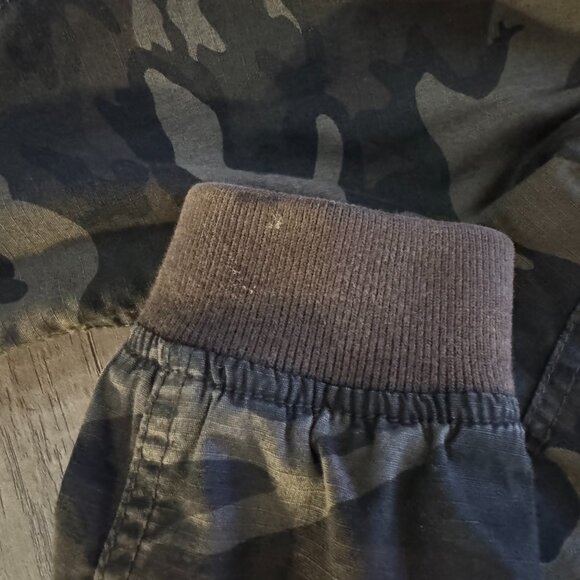 SUPERDRY Camo Bomber - Picture 7 of 7